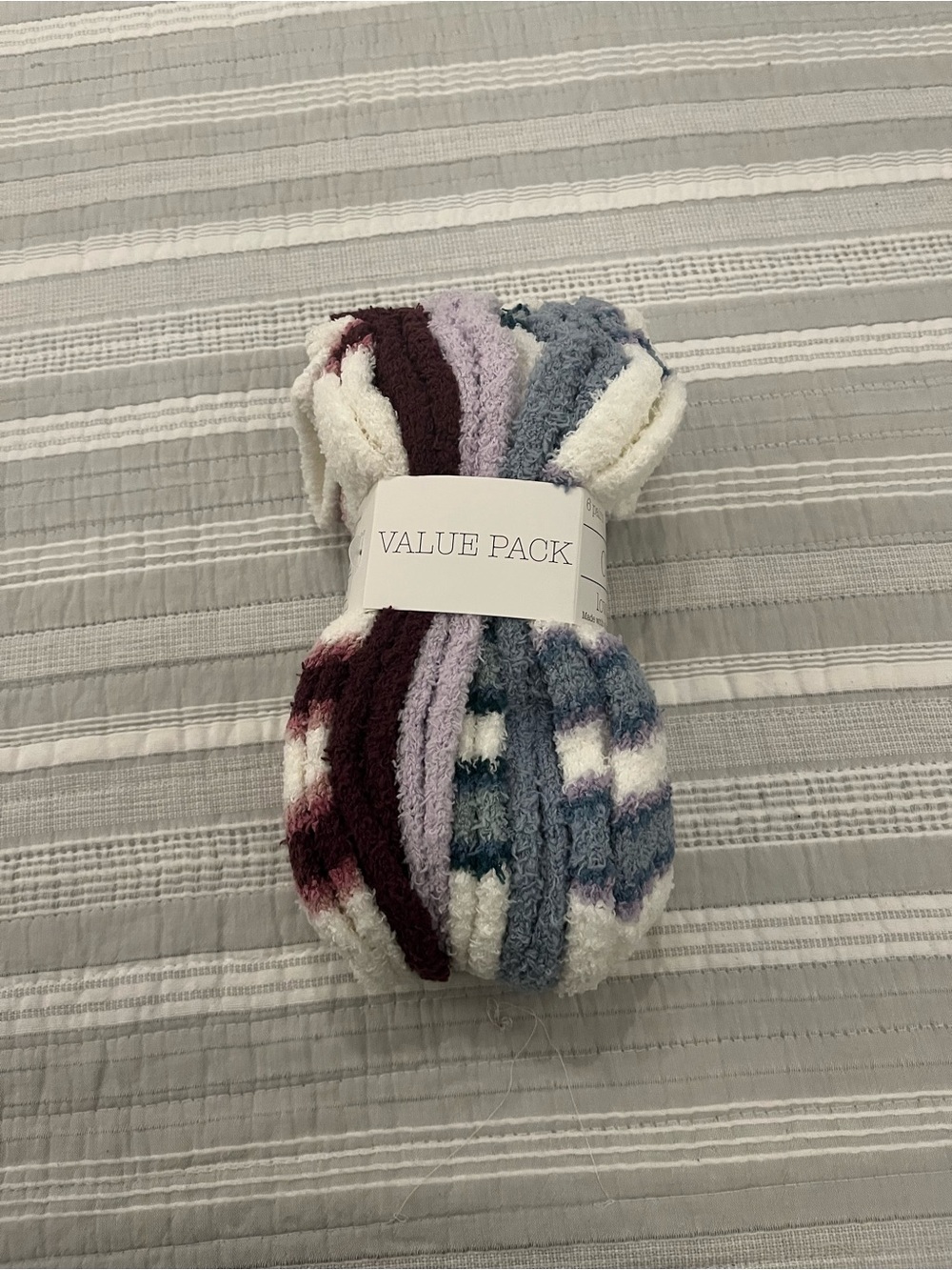 🧦 Cozy Plush Socks Value Pack 🧦
6 pairs